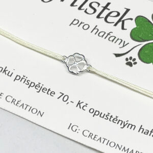 Šňůrkový náramek, bílý se čtyřlístkem
